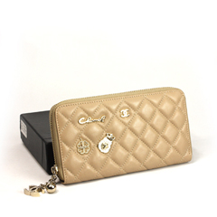 샤넬 신상 장지갑 베이지