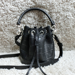 입생로랑  와니 버킷백