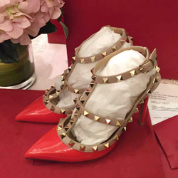 발렌티노 락 스터드 힐