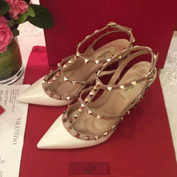 발렌티노 락 스터드 힐