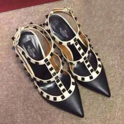 발렌티노 락 스터드 힐