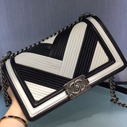 샤넬 램스킨 보이백 미듐