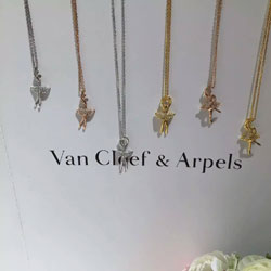 반클리프 아펠  목걸이