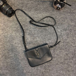  입생로랑 신상백