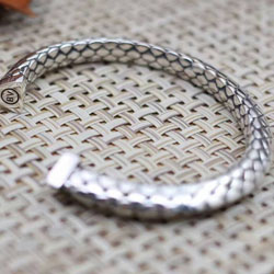 보테가 베네타 뱅글 팔지