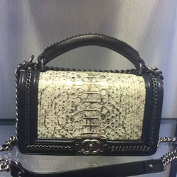 샤넬 17년 스네이크스킨 보이백