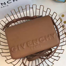 지방시 신상 가방