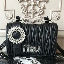 미우미우 가방 5BD067