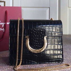 페레가모 체인플랩백