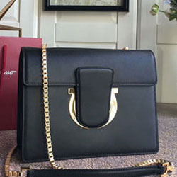 페레가모 체인플랩백 24cm