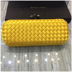 보테가 위빙 파일 므와레 스트레치 놋 클러치 VHIH8 1000