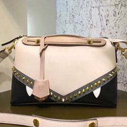 펜디 쁘띠 투쥬르  가죽 가방 129A