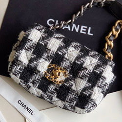 샤넬 19 웨이스트 백 AS200317