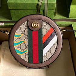 구찌 숄더백 574978