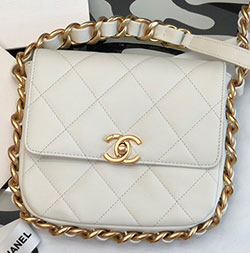 샤넬 플랩 백 AS211207