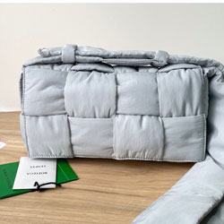 보테가베네타 벨트백 BV628951