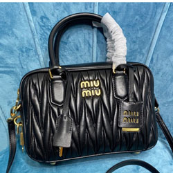 미우미우 숄더백 5BB124