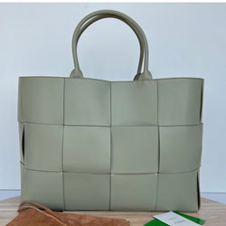 보테가베네타 아르코 라지 토트 백 630165