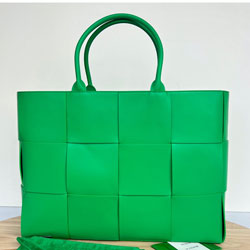 보테가베네타 아르코 라지 토트 백 630165