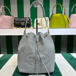프라다 백팩 1BE018