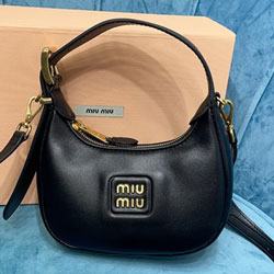 미우미우 숄더백 5BP084